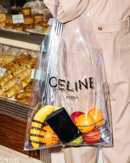 celine塑料袋多少錢？被代購炒翻天塑料包