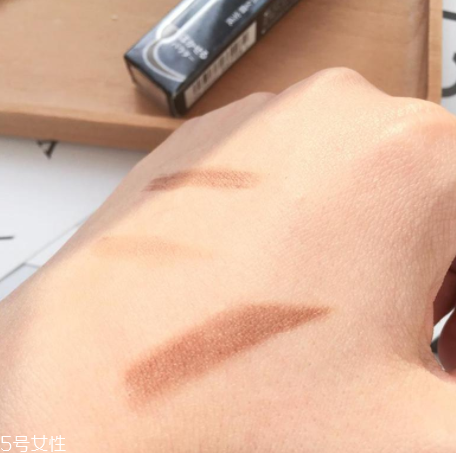 Kate眉筆哪個(gè)顏色好看？自然茶色很洋氣