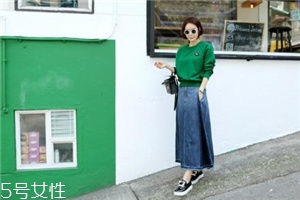 衛(wèi)衣搭配牛仔裙好看嗎？瞬間減齡變少女