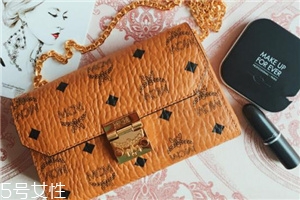 mcm是韓國(guó)還是德國(guó)的？辨識(shí)度超高的雙肩包品牌