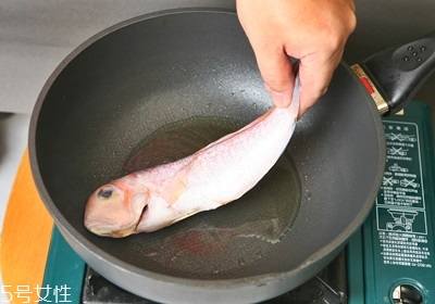 鹽什么時候放最好 鹽為什么要最后放 鹽什么時候放最好 鹽為什么要最后放