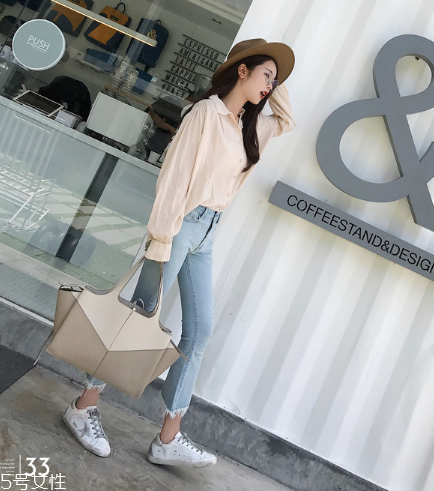 牛仔褲曬黃了怎么辦？牛仔褲應(yīng)避免暴曬