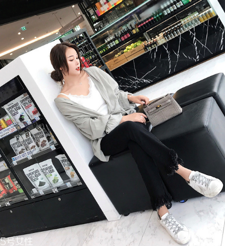 牛仔褲顏色太深怎么辦？牛仔褲褪色需謹慎