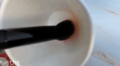 曼丹保濕卸妝水怎么樣？防水口紅卸不掉