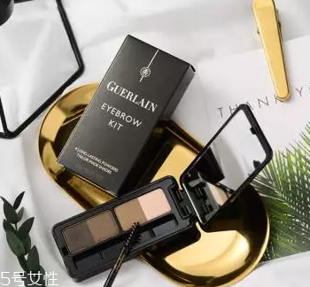 眉粉用久了結(jié)塊怎么辦？用眉刷戳碎