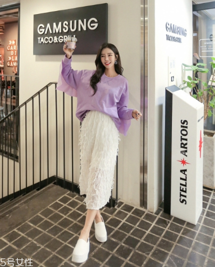 紫色衛(wèi)衣怎么搭配？流行色助你成為時尚女王