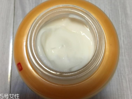 雪花秀修顏霜怎么用？輕柔按壓助吸收