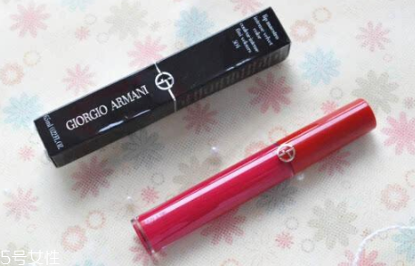 唇彩有點干了怎么辦？加礦泉水稀釋