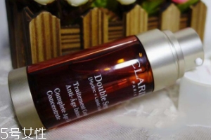 嬌韻詩(shī)雙管精華好用嗎？年輕肌膚的日?？寡趸a(chǎn)品