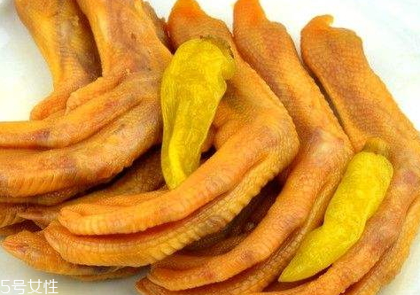 泡椒鴨掌怎么吃 肉質筋道有味 泡椒鴨掌怎么吃 肉質筋道有味