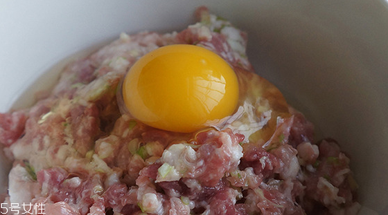 香椿水餃怎么做好吃？超詳細香椿豆腐餃子做法