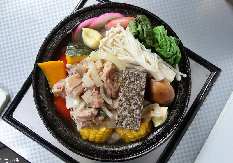 骨頭湯熬久了有毒么 并不是越久越營養(yǎng) 骨頭湯熬久了有毒么 并不是越久越營養(yǎng)