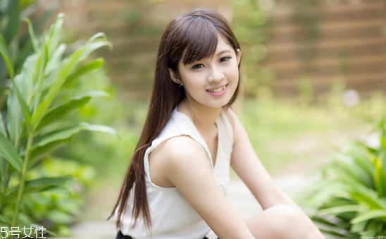 什么顏色口紅適合裸妝 偽素顏妝容必備 什么顏色口紅適合裸妝 偽素顏妝容必備