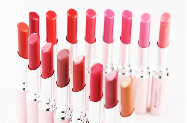 口紅不掉色是含有什么成分 防止口紅脫妝的小技巧 口紅不掉色是含有什么成分 防止口紅脫妝的小技巧