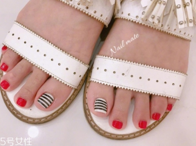 2018夏季腳美甲圖片 韓式清新腳指美甲圖 2018夏季腳美甲圖片 韓式清新腳指美甲圖