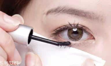 怎么刷睫毛膏才翹才長？8個步驟刷出動人電眼