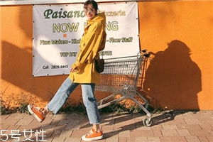 牛仔褲發(fā)臭是怎么回事？和水洗工藝有關(guān)