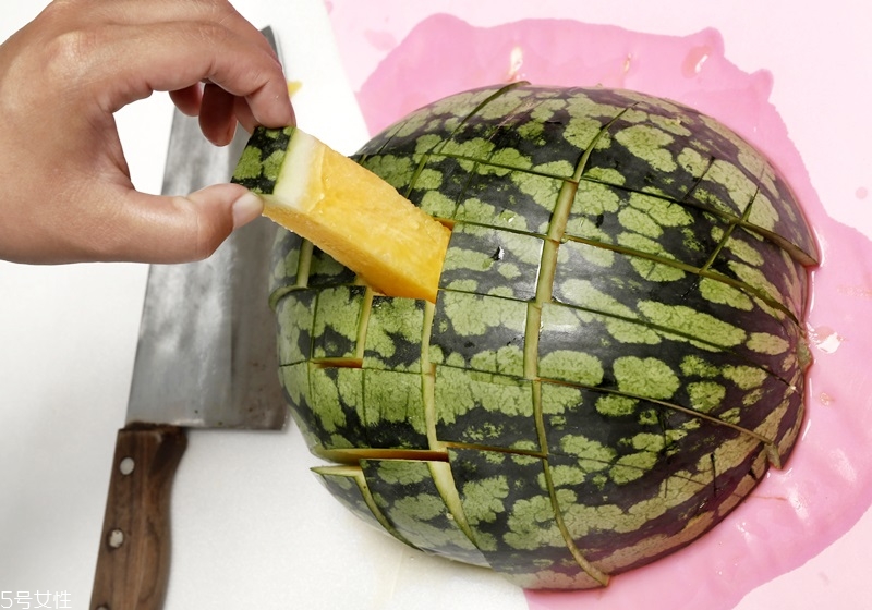西瓜怎么切好看 擺盤裝果盒都方便 西瓜怎么切好看 擺盤裝果盒都方便