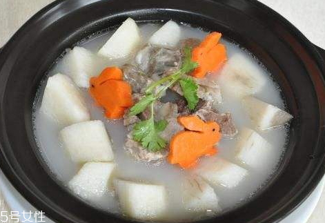 牛肉湯可以放枸杞嗎 味道更鮮美 牛肉湯可以放枸杞嗎 味道更鮮美