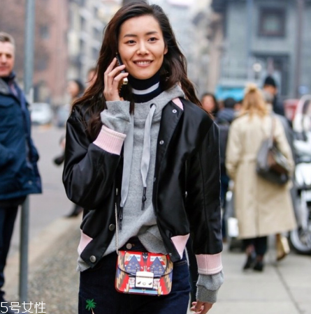 furla包包怎么打開？超百搭的心機(jī)包包