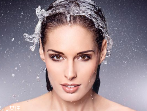 洗發(fā)水能當(dāng)沐浴露用嗎？可以偶爾使用