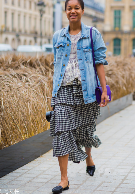 牛仔外套怎么搭配？這樣穿絕對夠靚夠有型