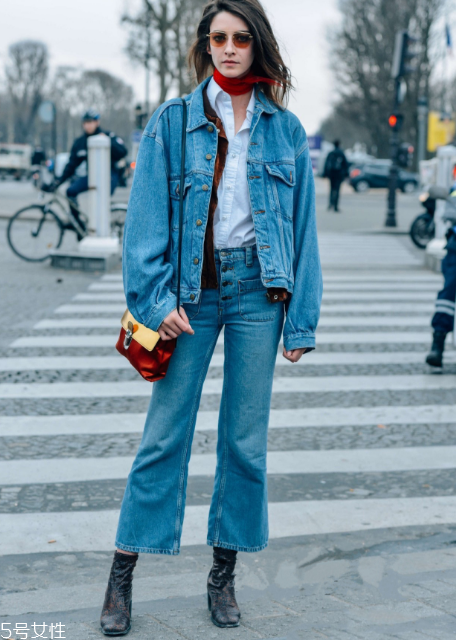 牛仔外套怎么搭配？這樣穿絕對夠靚夠有型