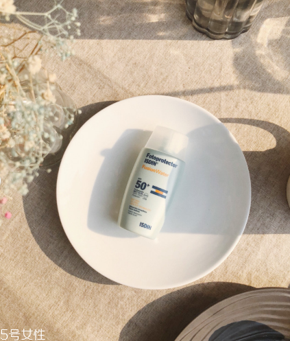 痘皮敏感肌適合什么防曬 isdin怡思丁西班牙防曬霜 痘皮敏感肌適合什么防曬 isdin怡思丁西班牙防曬霜