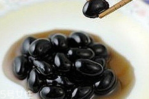 黑豆泡醋用什么醋最好？不要用白醋
