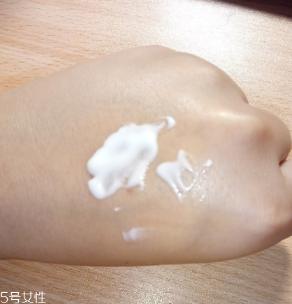 痘皮敏感肌適合什么防曬 isdin怡思丁西班牙防曬霜 痘皮敏感肌適合什么防曬 isdin怡思丁西班牙防曬霜