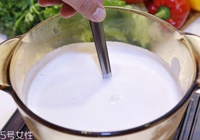 用豆?jié){機打豆?jié){豆子和水的比例多少最好 用豆?jié){機打豆?jié){豆子和水的比例多少最好