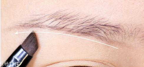 不同臉型的修飾方法 根據(jù)臉型選擇合適的妝容 不同臉型的修飾方法 根據(jù)臉型選擇合適的妝容