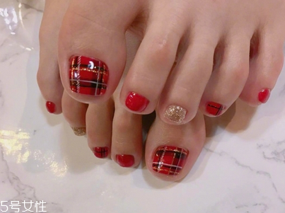 2018夏季腳美甲圖片 韓式清新腳指美甲圖 2018夏季腳美甲圖片 韓式清新腳指美甲圖