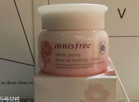 悅詩(shī)風(fēng)吟白牡丹素顏霜多少錢 悅詩(shī)風(fēng)吟白牡丹素顏霜使用測(cè)評(píng) 悅詩(shī)風(fēng)吟白牡丹素顏霜多少錢 悅詩(shī)風(fēng)吟白牡丹素顏霜使用測(cè)評(píng)