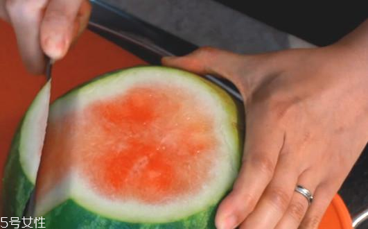 西瓜怎么切好看 擺盤裝果盒都方便 西瓜怎么切好看 擺盤裝果盒都方便