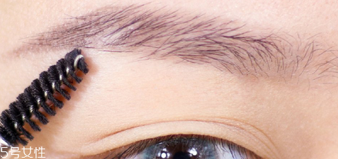 不同臉型的修飾方法 根據(jù)臉型選擇合適的妝容 不同臉型的修飾方法 根據(jù)臉型選擇合適的妝容