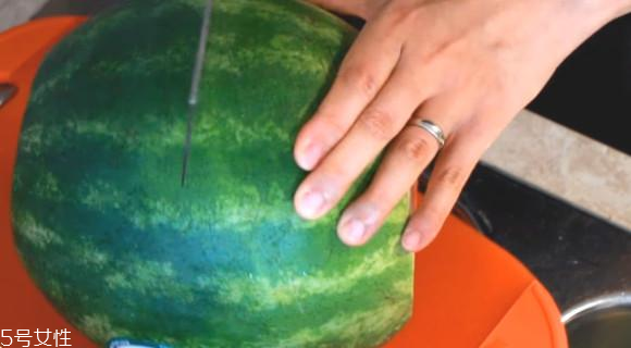 西瓜怎么切好看 擺盤裝果盒都方便 西瓜怎么切好看 擺盤裝果盒都方便