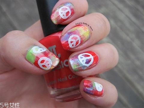 美甲漸變色的做法圖解 漸變美甲怎么做教程圖片 美甲漸變色的做法圖解 漸變美甲怎么做教程圖片