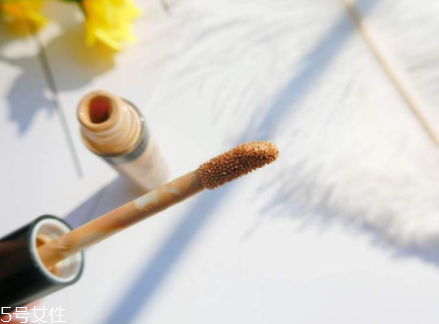 得鮮遮瑕液哪個色號好？1.5號色適合自然膚色