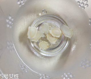 西洋參治失眠嗎？服用過(guò)量還會(huì)導(dǎo)致失眠