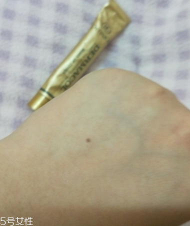 遮瑕液可以遮痣嗎？ 捷克dermacol遮瑕液遮痣測試