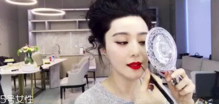 口紅干了嘴脫皮怎么辦？4步打造水潤雙唇