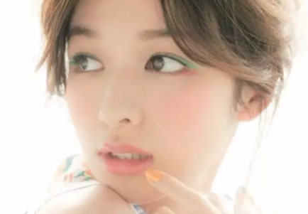 用口紅怎么畫腮紅？4個步驟讓腮紅更自然