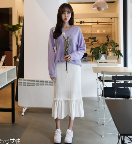 紫色毛衣怎么搭配？輕松駕馭流行色