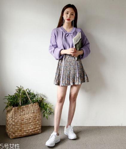 紫色毛衣怎么搭配？輕松駕馭流行色