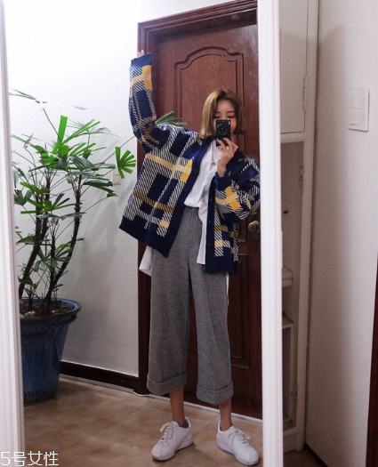 格子毛衣怎么搭配？盡顯減齡學(xué)院風(fēng)