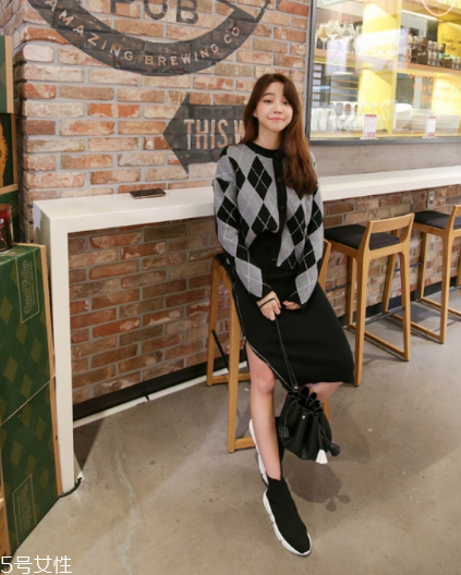 格子毛衣怎么搭配？盡顯減齡學(xué)院風(fēng)
