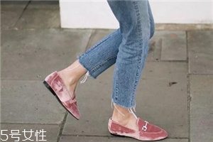 春天穿什么款式平底鞋好看？街拍達(dá)人都在穿這三雙