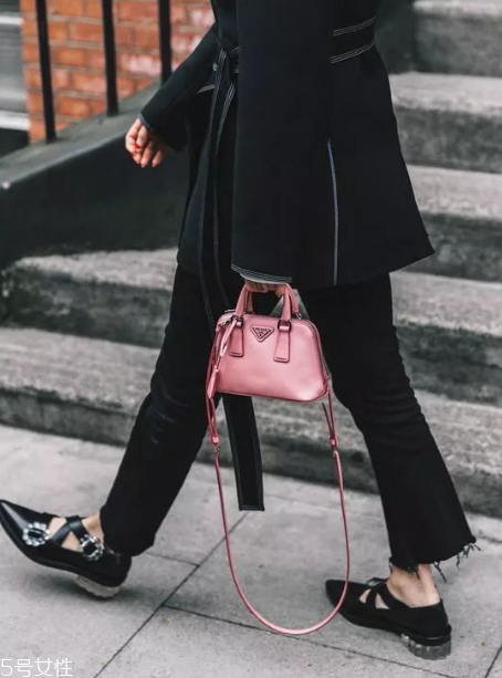 春天穿什么款式平底鞋好看？街拍達(dá)人都在穿這三雙