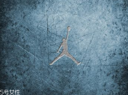 air jordan 1 satin黑扣碎配色綢緞版多少錢？